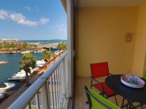Beau T2 à Sète avec loggia vitrée, vue mer et marina - FR-1-472-131